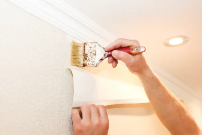 Pose de papier peint à Asprières — revêtements muraux et toiles de verre